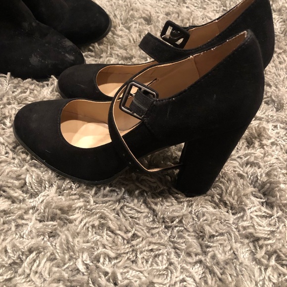 black heels - Picture 2 of 4